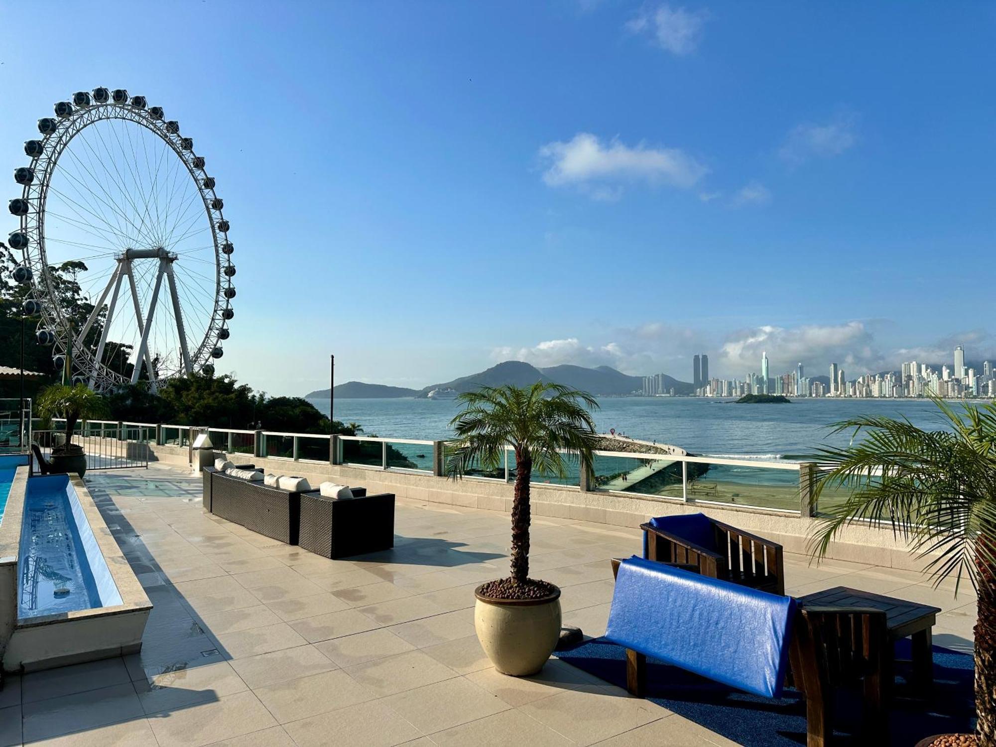 Roda Gigante, Garagem E Piscina Balneário Camboriú Eksteriør bilde