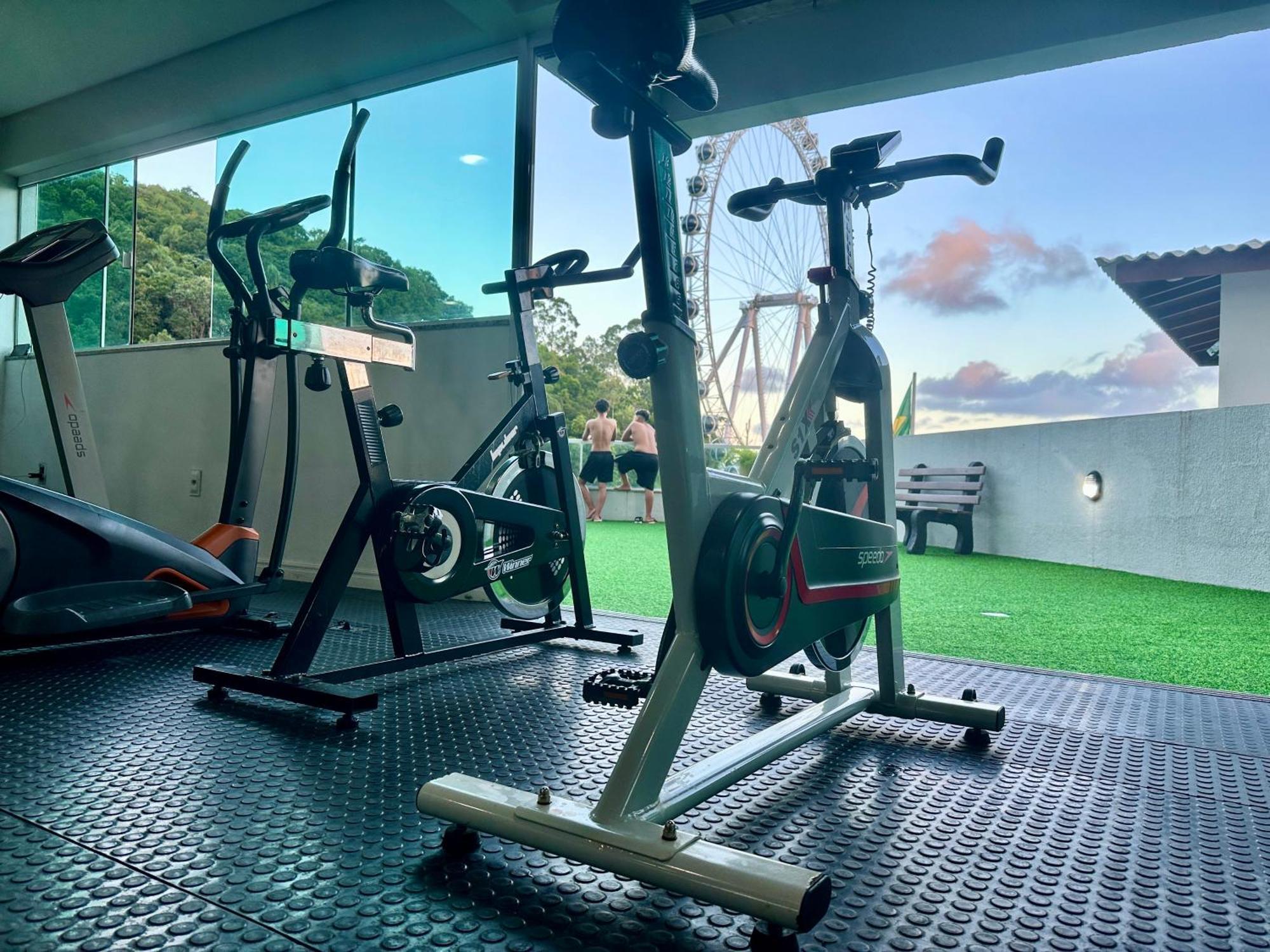 Roda Gigante, Garagem E Piscina Balneário Camboriú Eksteriør bilde